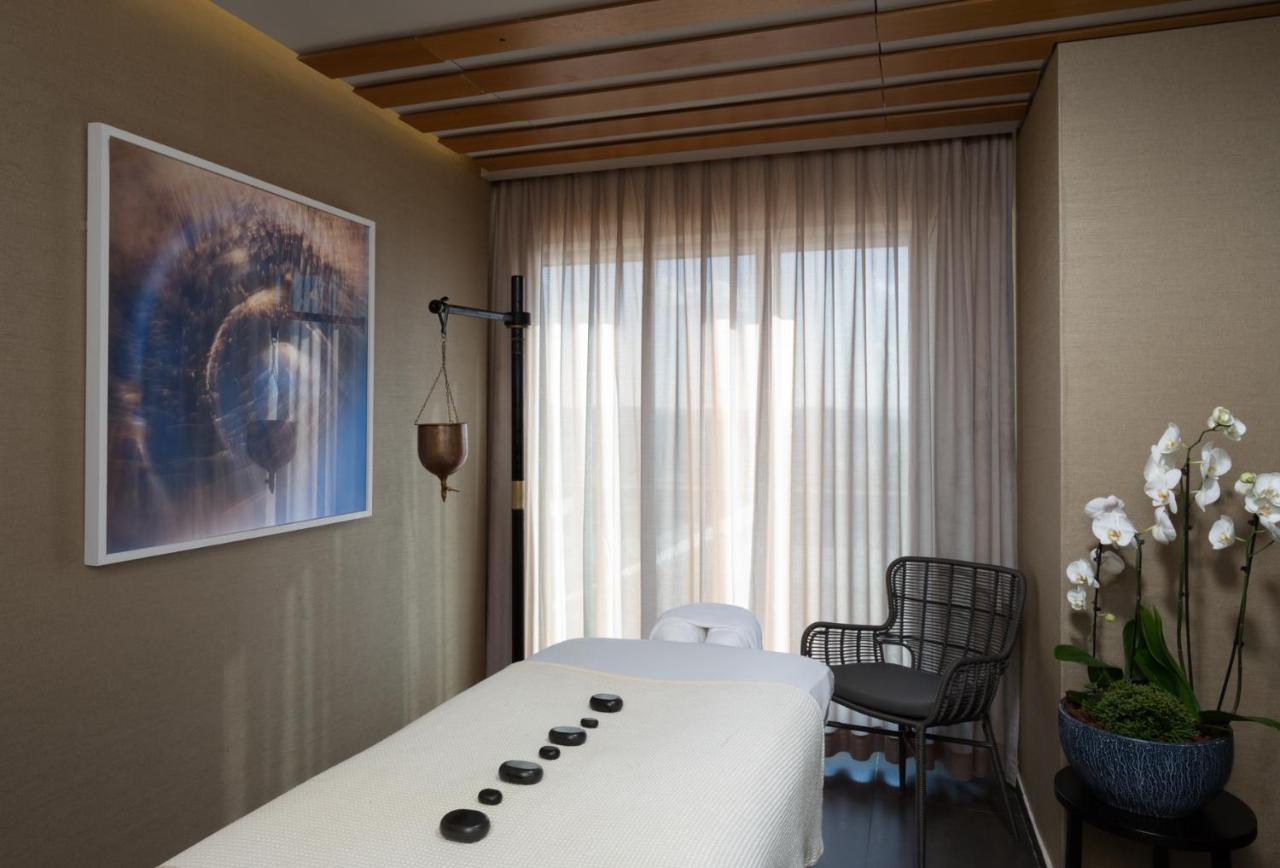 Cramim By Isrotel Exclusive Kiryat Anavim Zewnętrze zdjęcie A treatment room at the Four Seasons Hotel, Madrid